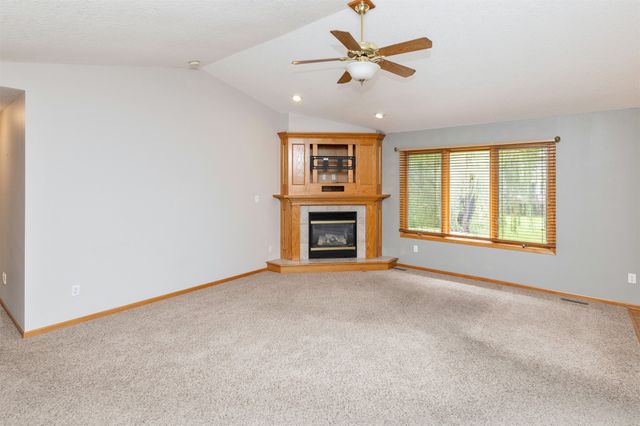 313 NE 17th Street, Ankeny, IA 50021