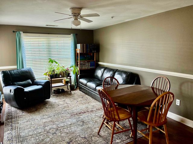 12 Vista Ridge Dr Unit 34, Londonderry, NH 03053