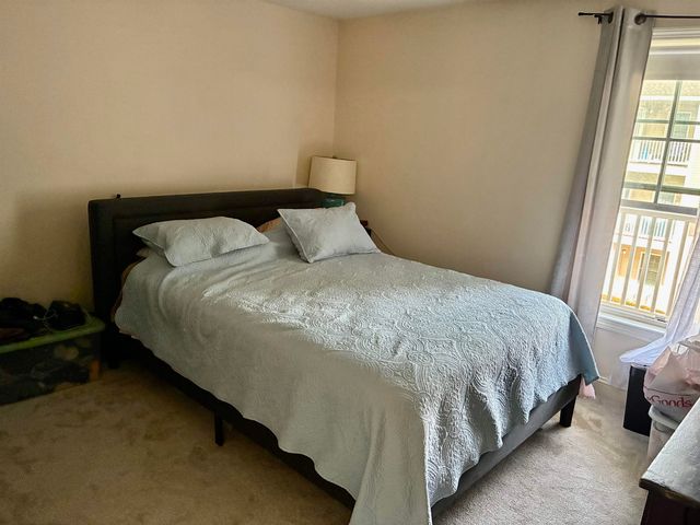 12 Vista Ridge Dr Unit 34, Londonderry, NH 03053