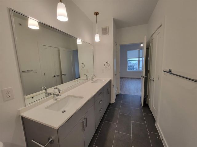 4801 Springdale RD 2211, Austin, TX 78723