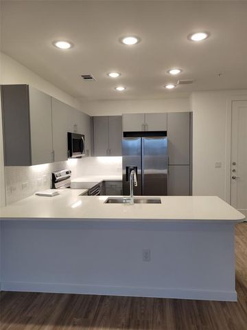 4801 Springdale RD 2211, Austin, TX 78723