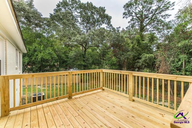 111 Benton, Warner Robins, GA 31088