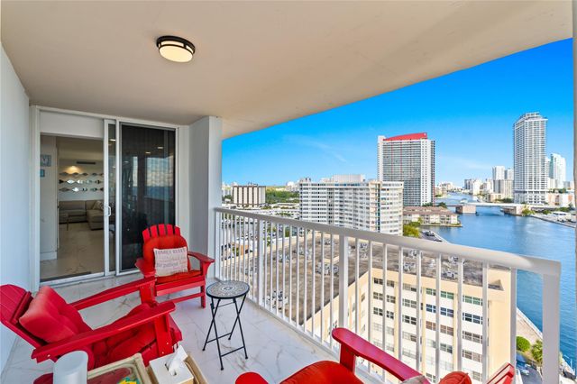 121 Golden Isles Dr, Hallandale Beach, FL 33009