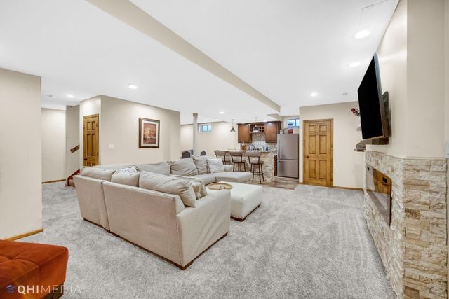 10406 Silver Maple Drive, St. John, IN 46373