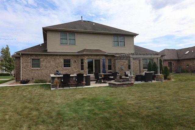 10406 Silver Maple Drive, St. John, IN 46373