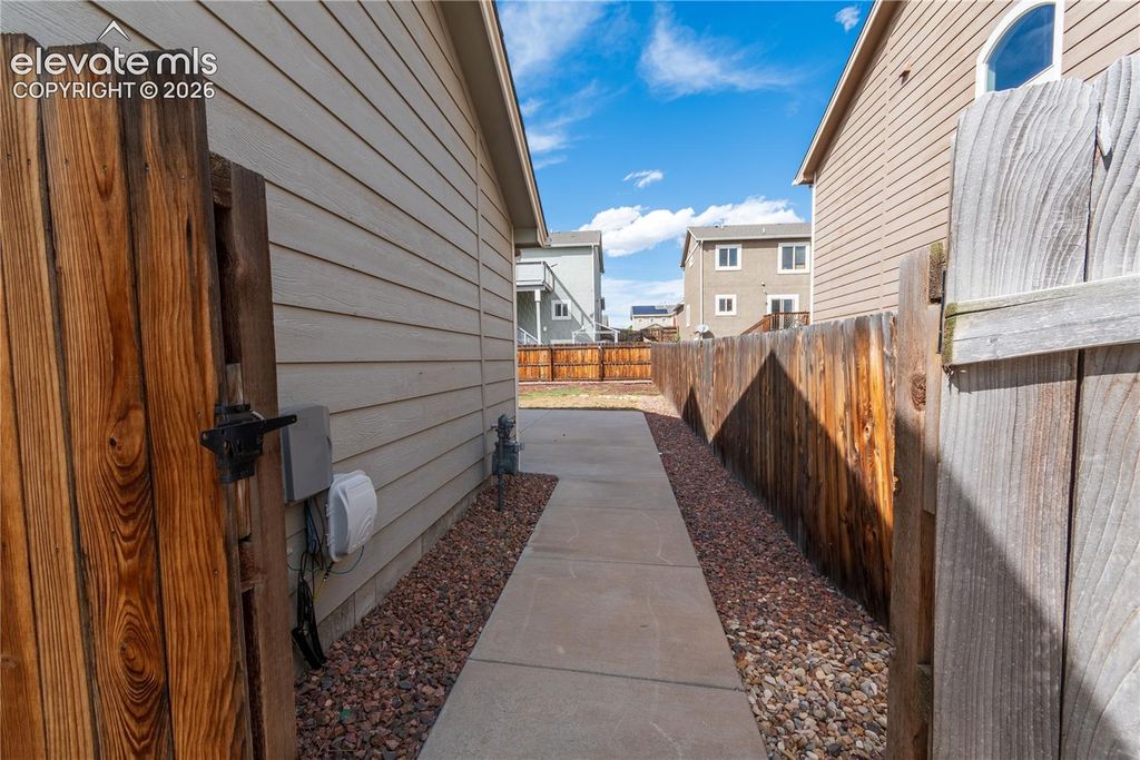 9516 Bryce Canyon Drive, Colorado Springs, CO 80925 — photo 5