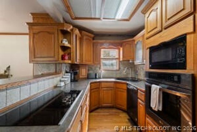320 W Tahlequah, Vinita, OK 74301