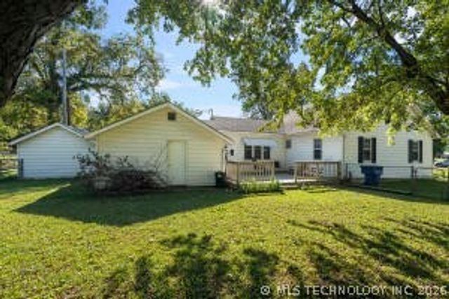 320 W Tahlequah, Vinita, OK 74301