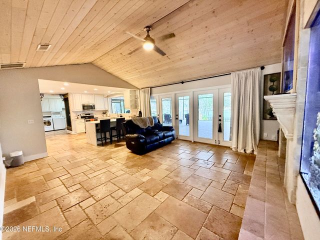 831 ARTHUR MOORE Drive, Green Cove Springs, FL 32043