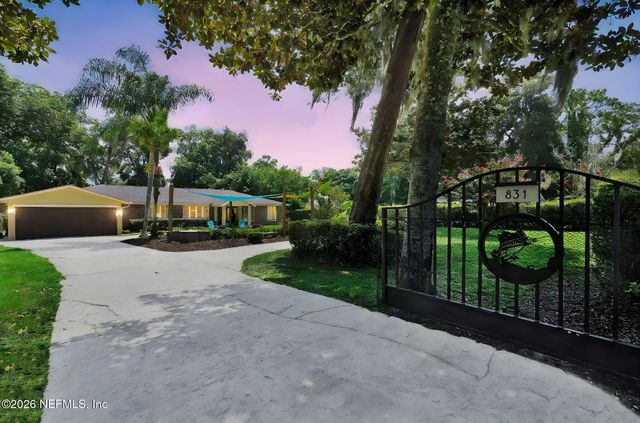 831 ARTHUR MOORE Drive, Green Cove Springs, FL 32043