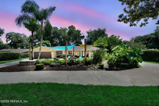 831 ARTHUR MOORE Drive, Green Cove Springs, FL 32043