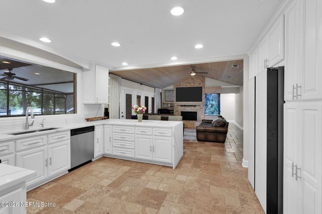 831 ARTHUR MOORE Drive, Green Cove Springs, FL 32043