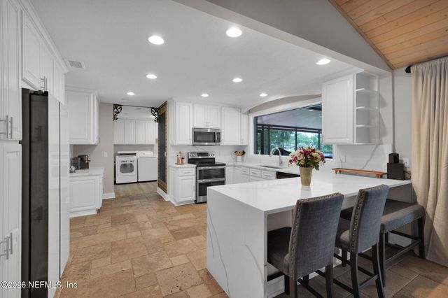 831 ARTHUR MOORE Drive, Green Cove Springs, FL 32043