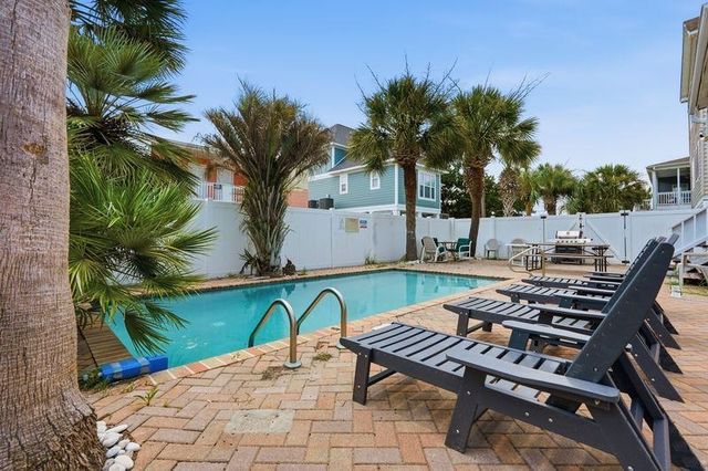 215 N 28th Ave. N, North Myrtle Beach, SC 29582