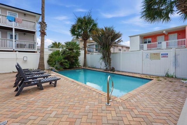 215 N 28th Ave. N, North Myrtle Beach, SC 29582