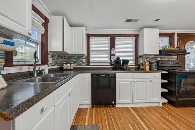 215 N 28th Ave. N, North Myrtle Beach, SC 29582