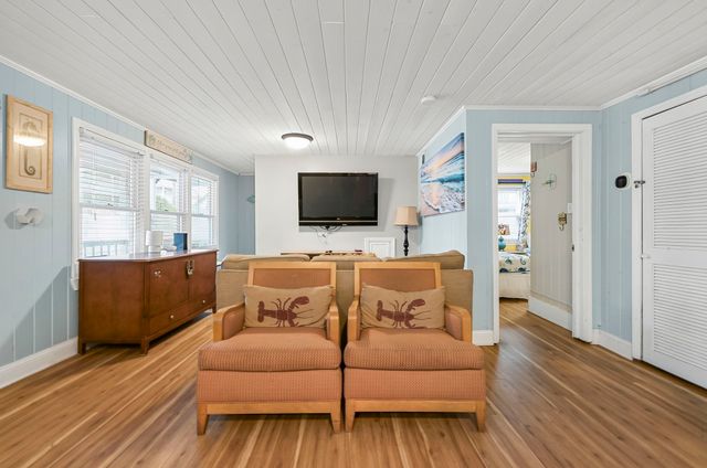 215 N 28th Ave. N, North Myrtle Beach, SC 29582