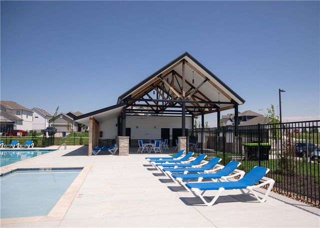 27016 E Dogwood Lane, Lee's Summit, MO 64086