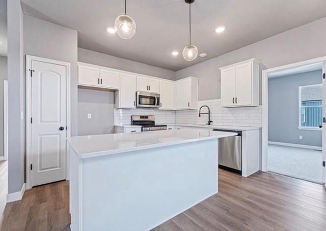 27016 E Dogwood Lane, Lee's Summit, MO 64086