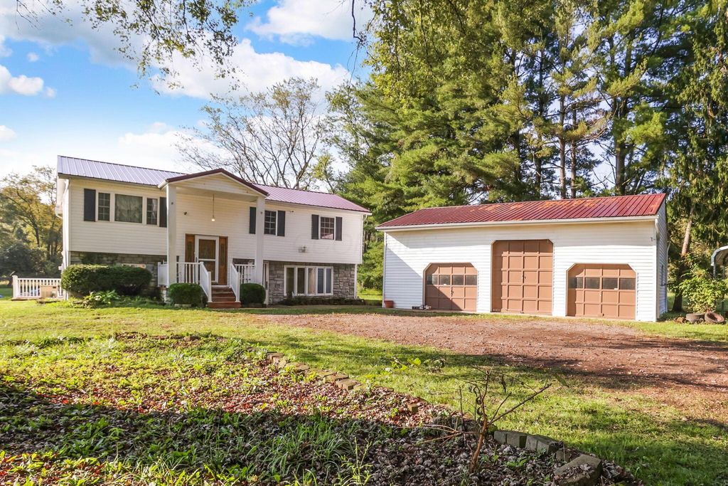 6298 Fallsburg Road NE, Newark, OH 43055