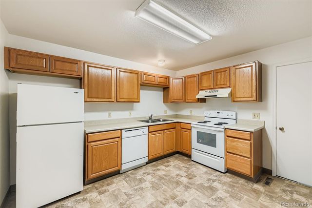 6482 Newcombe Court, Arvada, CO 80004