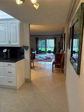 3010 NE 16 Avenue 102, Oakland Park, FL 33334