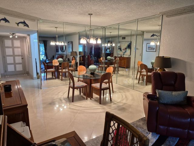 3010 NE 16 Avenue 102, Oakland Park, FL 33334