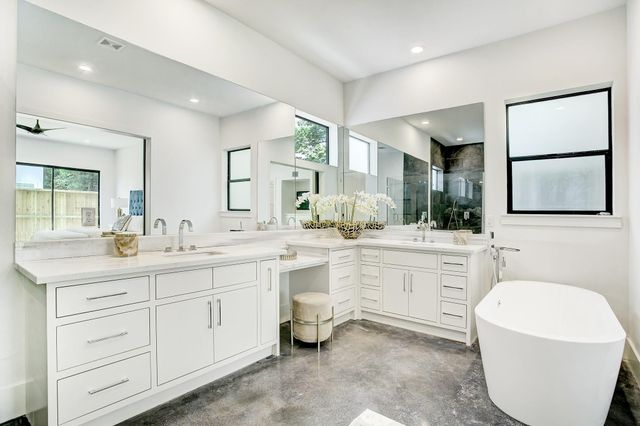 1614 Johanna Drive D, Houston, TX 77055