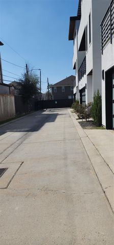 1614 Johanna Drive D, Houston, TX 77055