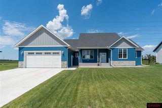 51 Prairie Court, North Mankato, MN 56003