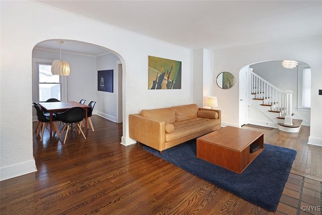 300 Cornwall Drive, Dewitt, NY 13214