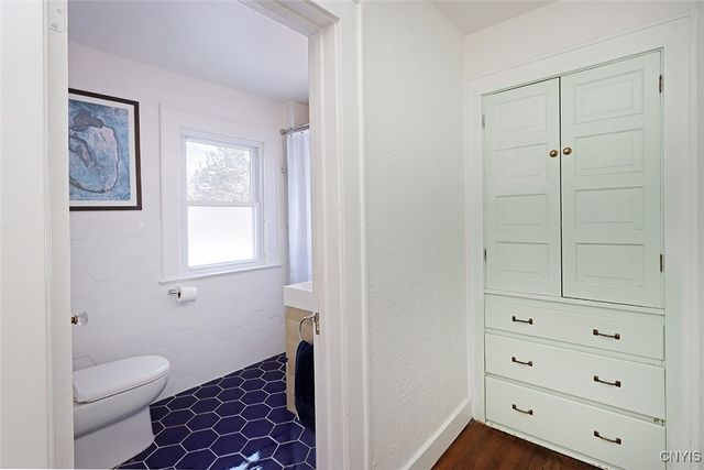 300 Cornwall Drive, Dewitt, NY 13214