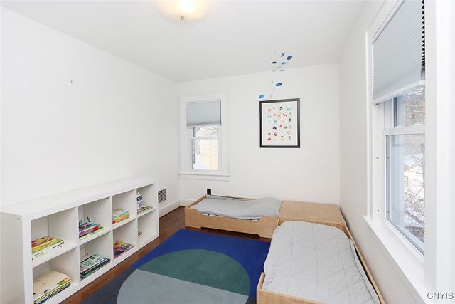 300 Cornwall Drive, Dewitt, NY 13214