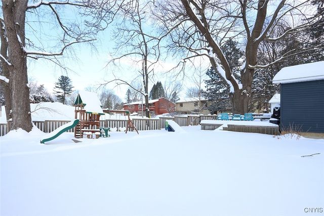 300 Cornwall Drive, Dewitt, NY 13214