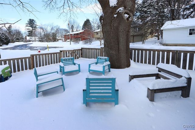 300 Cornwall Drive, Dewitt, NY 13214