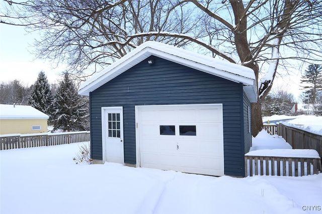 300 Cornwall Drive, Dewitt, NY 13214