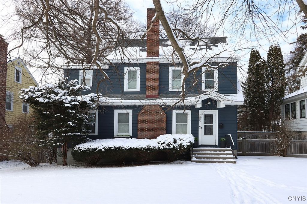 300 Cornwall Drive, Dewitt, NY 13214