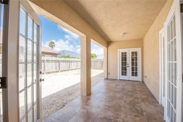 15209 Tesoro Dr, Corpus Christi, TX 78418