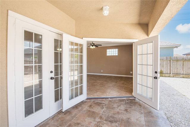 15209 Tesoro Dr, Corpus Christi, TX 78418