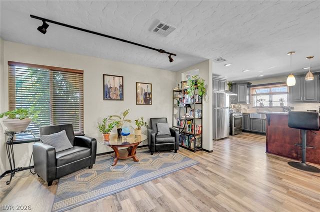 3949 Brighthill Avenue, Las Vegas, NV 89121