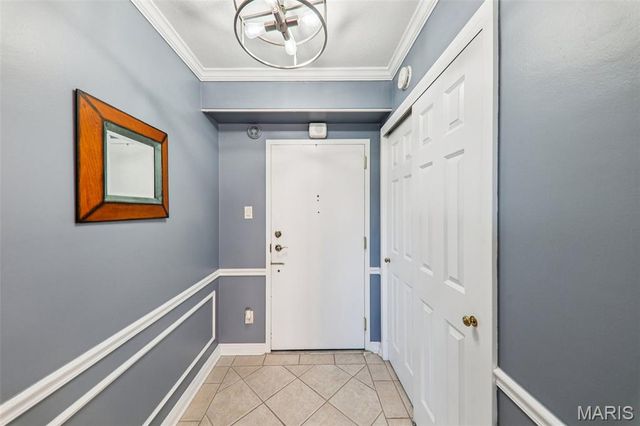 900 S Hanley Road 7D, St Louis, MO 63105