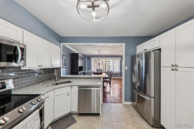 900 S Hanley Road 7D, St Louis, MO 63105