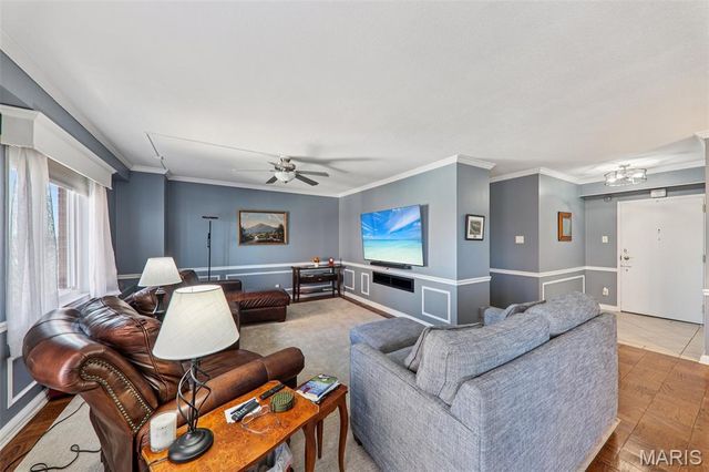 900 S Hanley Road 7D, St Louis, MO 63105