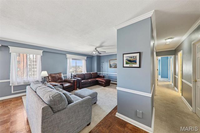 900 S Hanley Road 7D, St Louis, MO 63105