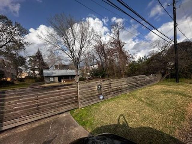 1235 W 25th Street, Houston, TX 77008