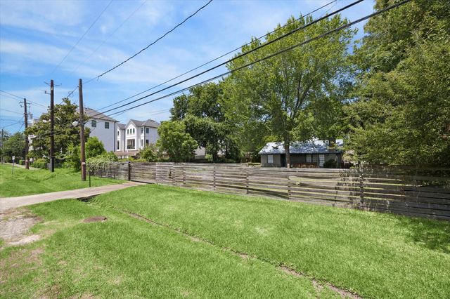 1235 W 25th Street, Houston, TX 77008