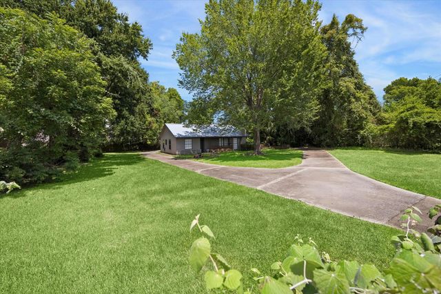 1235 W 25th Street, Houston, TX 77008