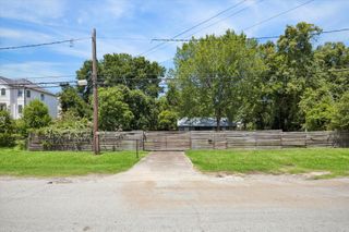 1235 W 25th Street, Houston, TX 77008