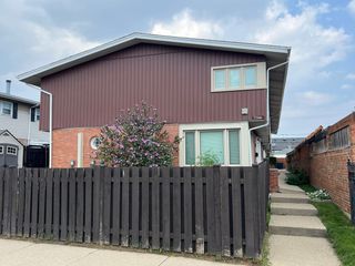 7766 W Higgins Road E, Chicago, IL 60631