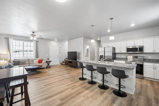 248 NW Common Place, Waukee, IA 50263